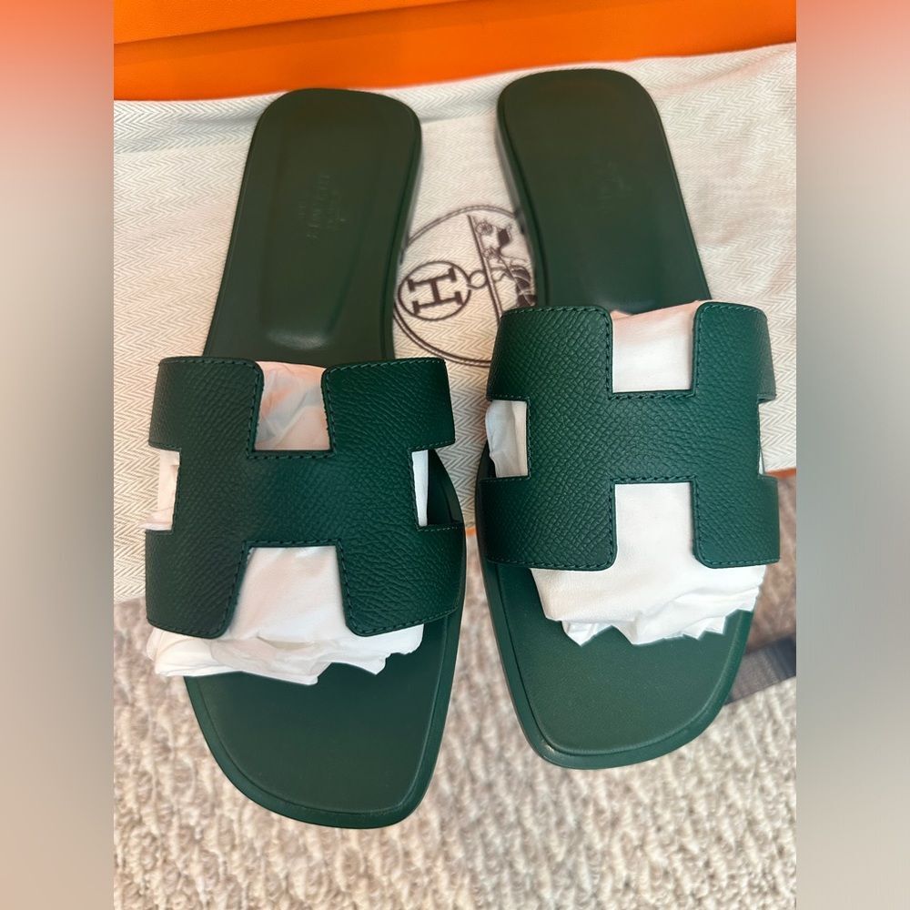 NWT Hermes Oran Sandal Sz 38 SOLDOUT Color Green Vert Cactus with Box, Dust Bags - Picture 2 of 7